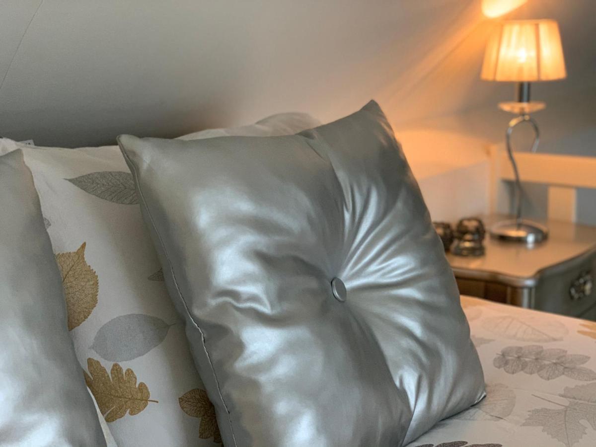 Heythuysen Bed & Breakfast Heitse מראה חיצוני תמונה